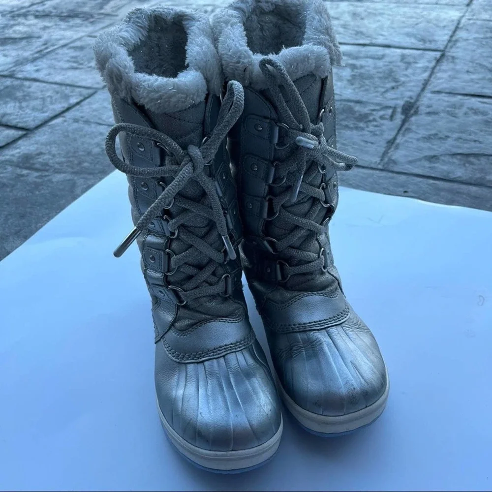 SOREL x Disney Frozen Silver Snow Boots Girls Waterproof Size 5